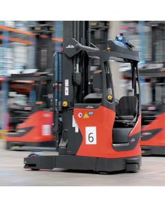 Der Linde Schubmaststapler R-MATIC ist ein autonomes Logistikfahrzeug.